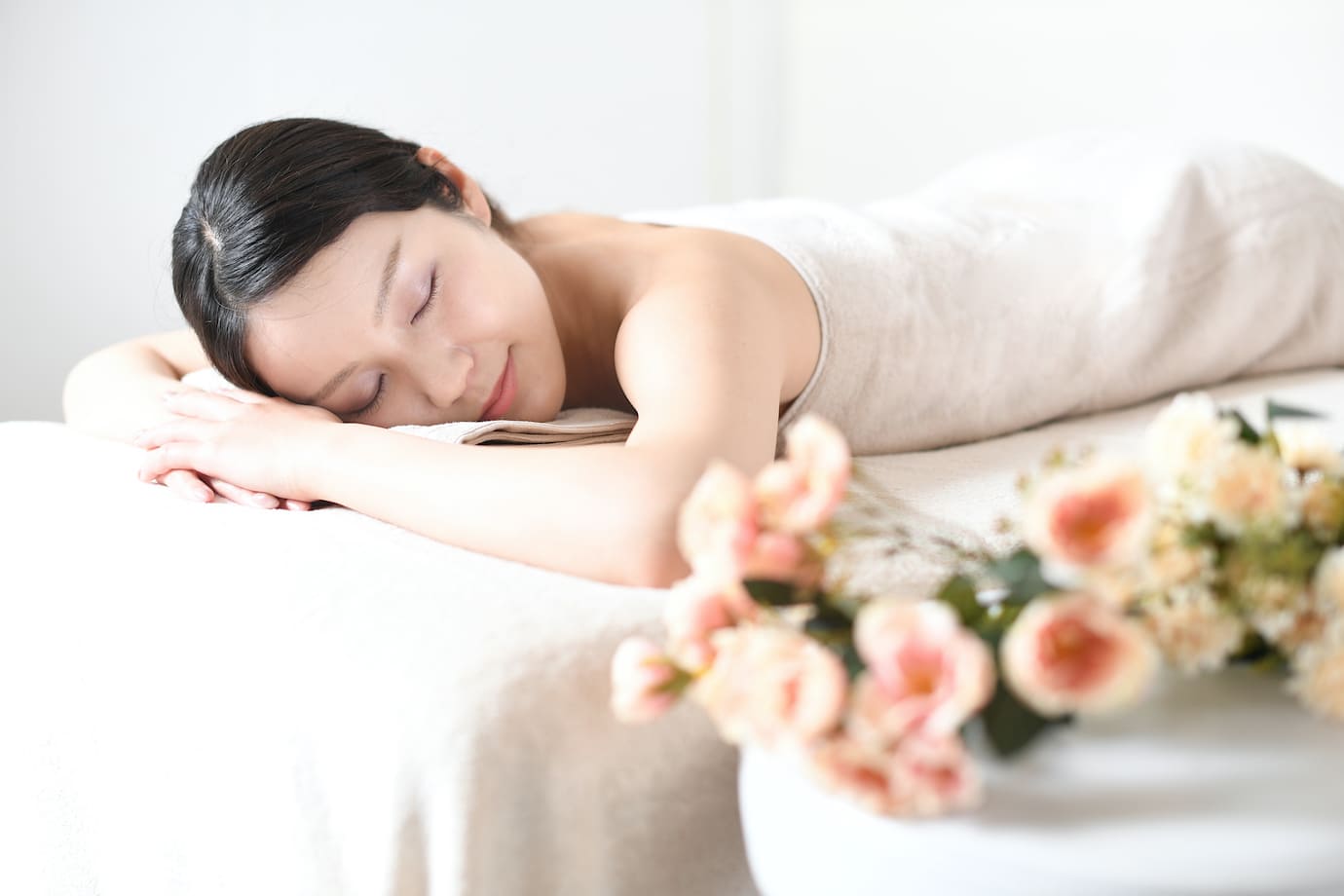 施術を受ける女性