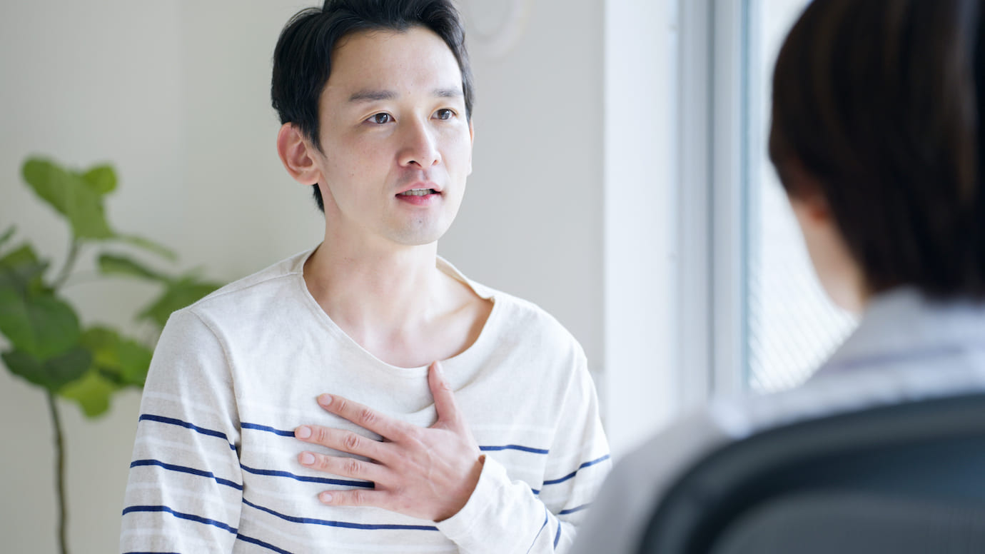 心配している男性