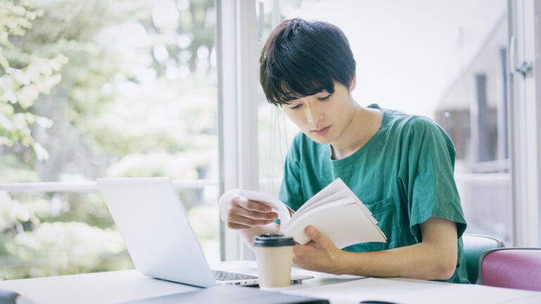 「大学生が英会話教室を利用して効果的に学習するための4つのヒント」