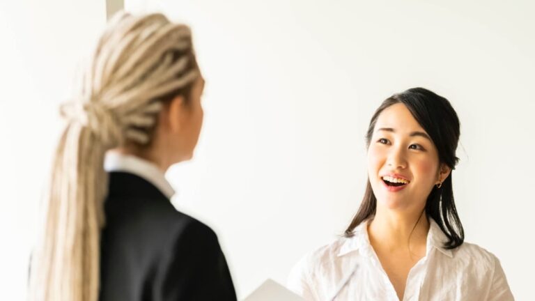 大人が英会話教室で自信をもってスピーキング練習をするための心構えと準備