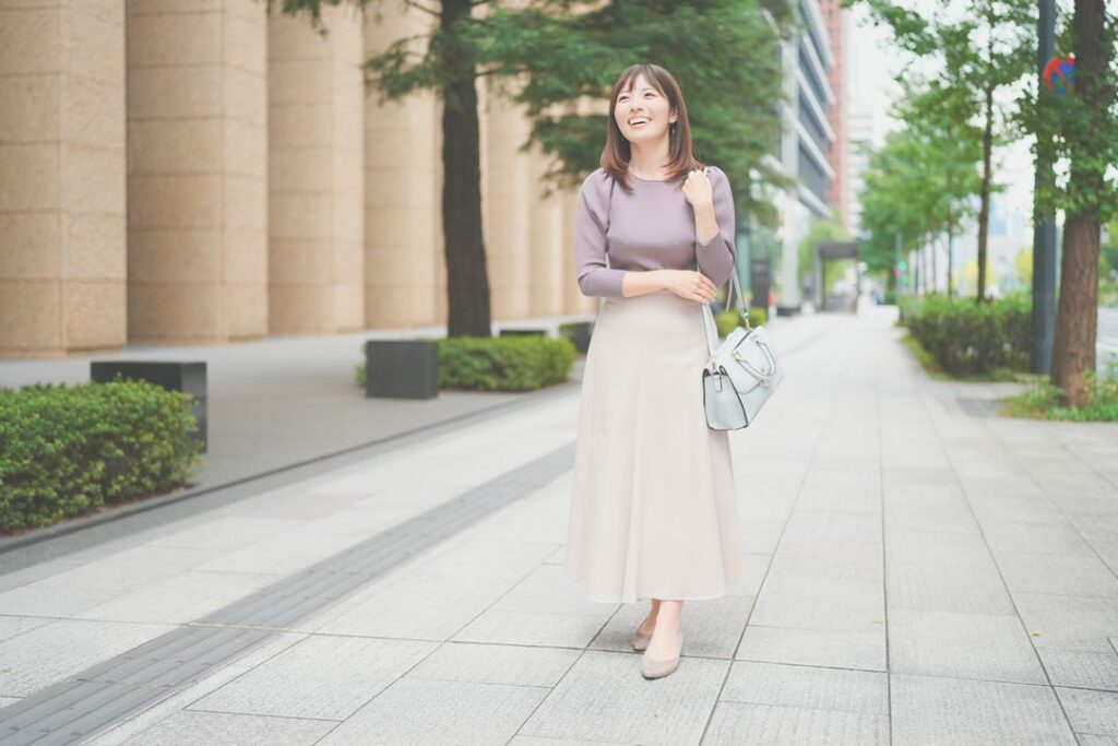 婚活鉄板コーデ ブラウス×Aラインロングスカート