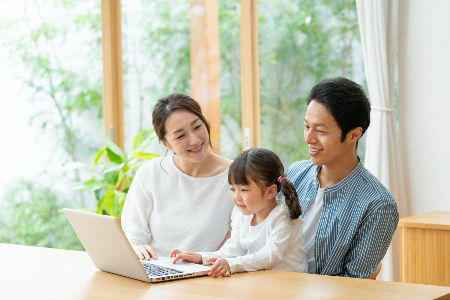 ご家族でチケットを探している